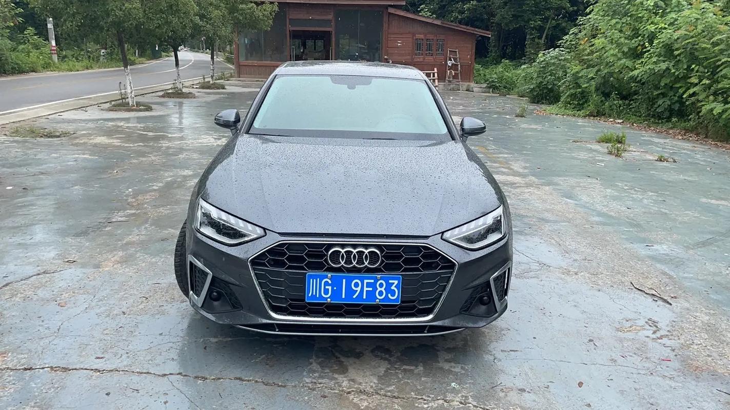 汽车租赁.全成都商务出行,家庭自家,婚庆用车免费取送车. 2